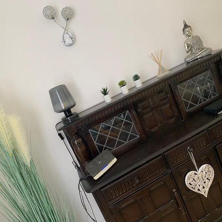 Shore Lodge. 4 Bed Bungalow Only Mtrs From The Beach. Sleeps 8 Sutton-on-Sea Extérieur photo