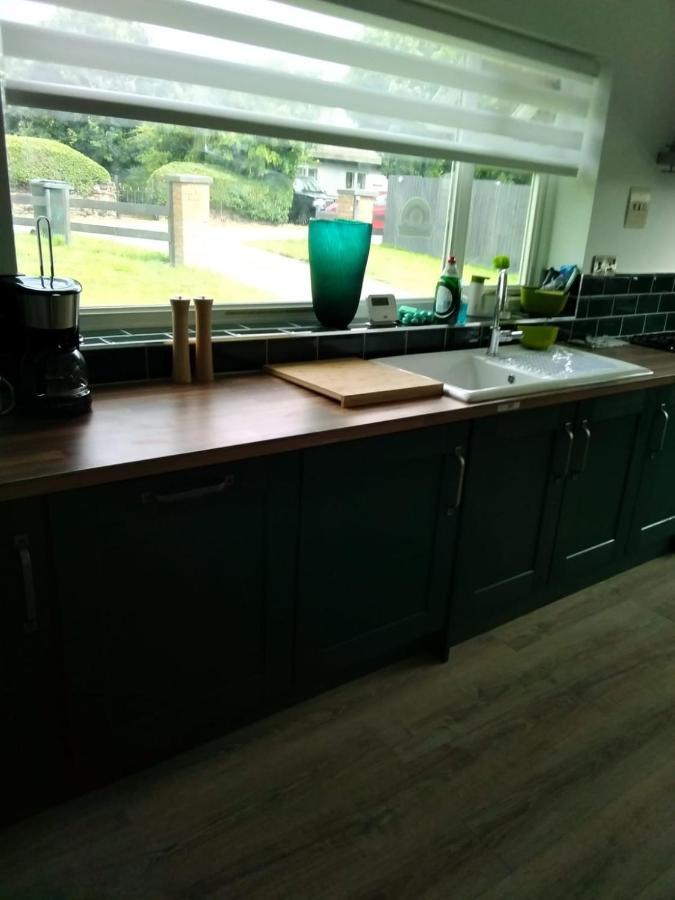 Shore Lodge. 4 Bed Bungalow Only Mtrs From The Beach. Sleeps 8 Sutton-on-Sea Extérieur photo