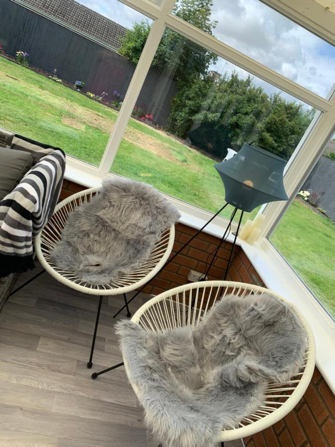 Shore Lodge. 4 Bed Bungalow Only Mtrs From The Beach. Sleeps 8 Sutton-on-Sea Extérieur photo