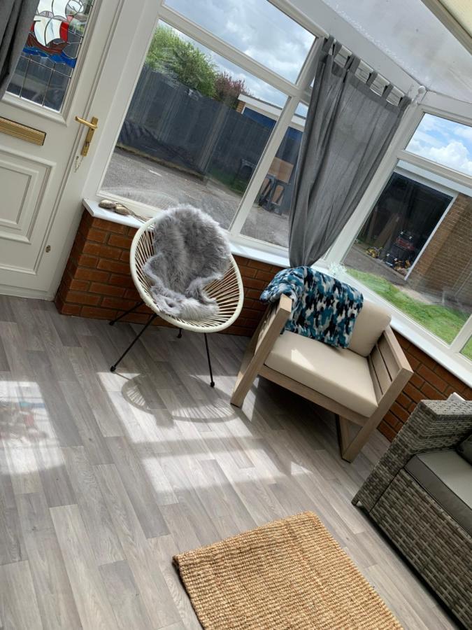 Shore Lodge. 4 Bed Bungalow Only Mtrs From The Beach. Sleeps 8 Sutton-on-Sea Extérieur photo