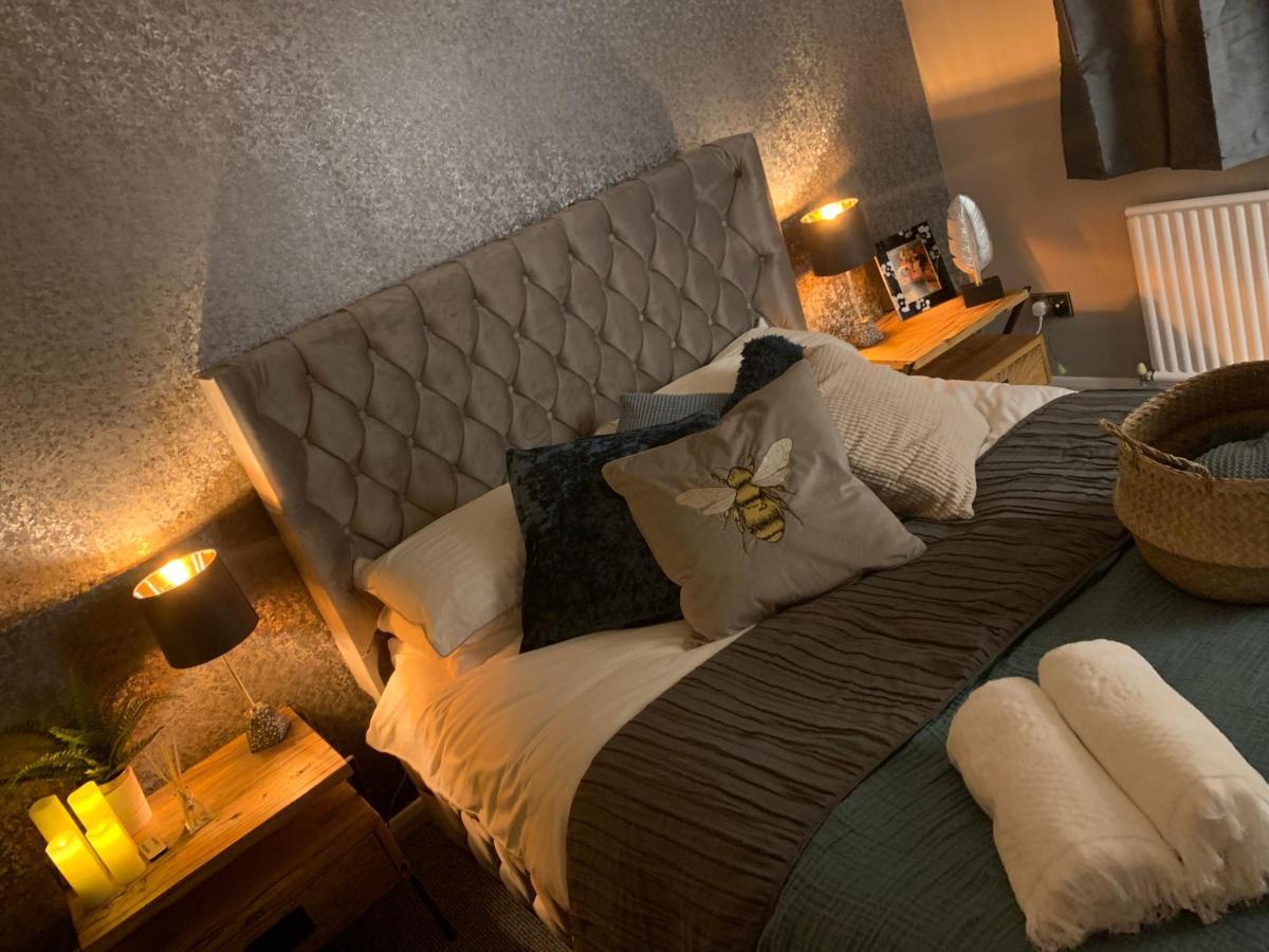 Shore Lodge. 4 Bed Bungalow Only Mtrs From The Beach. Sleeps 8 Sutton-on-Sea Extérieur photo