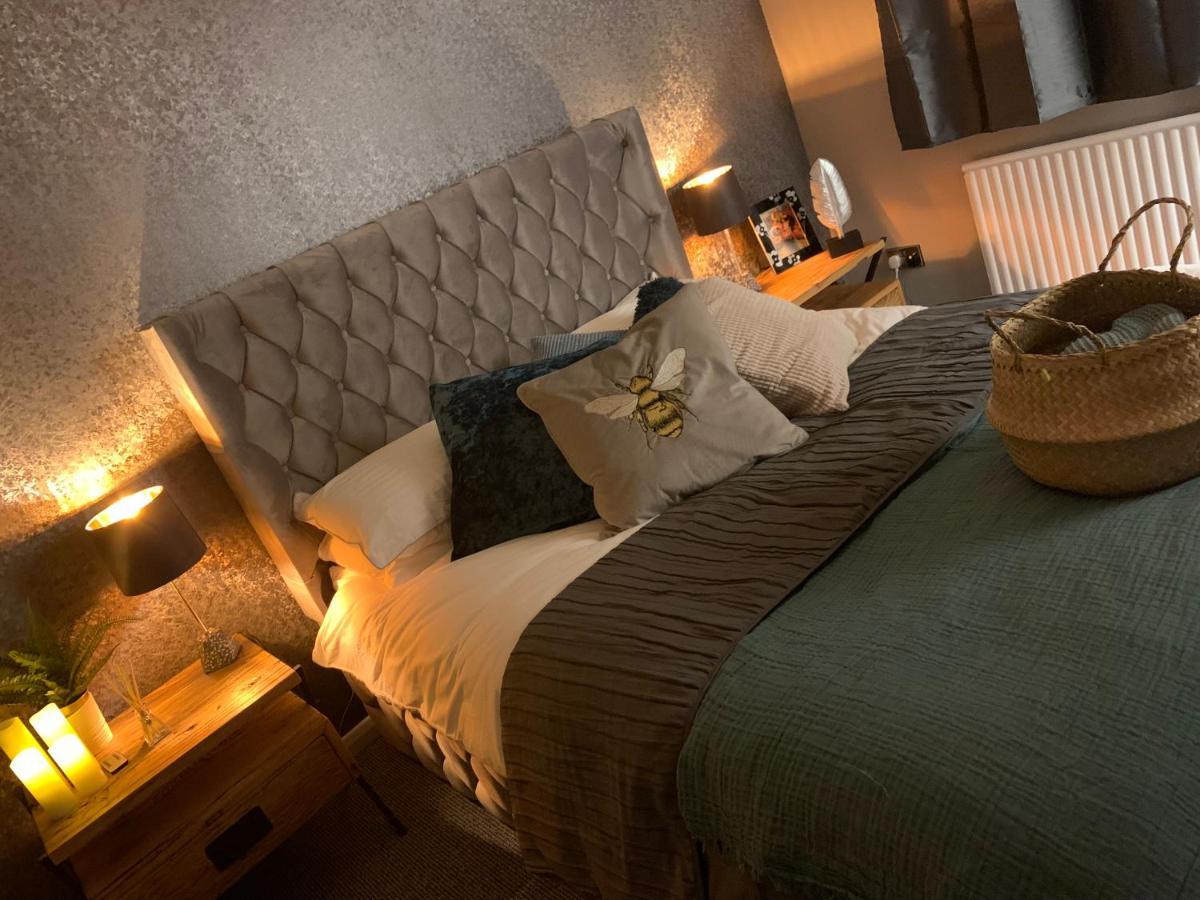 Shore Lodge. 4 Bed Bungalow Only Mtrs From The Beach. Sleeps 8 Sutton-on-Sea Extérieur photo